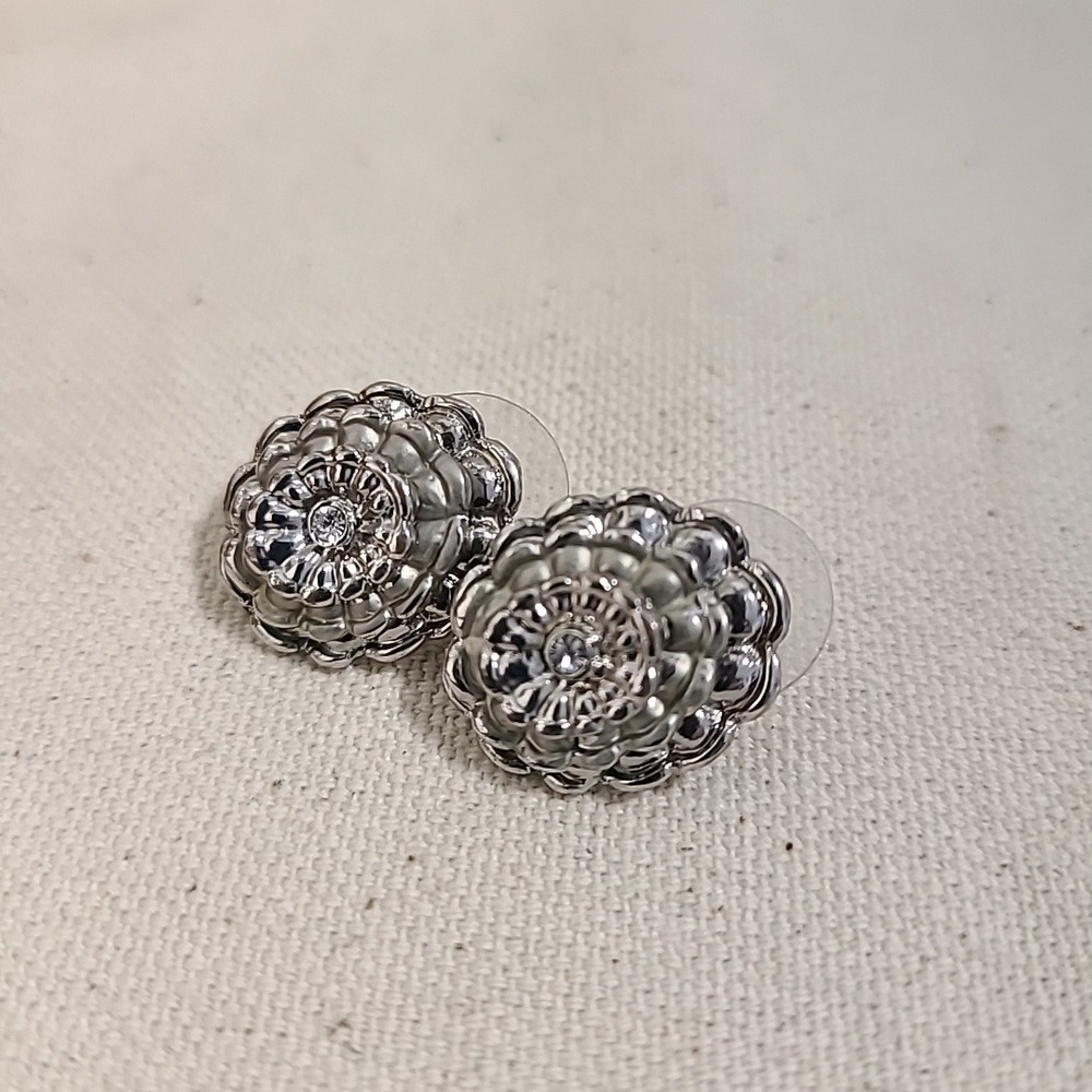 Silver‎ Flower Stud Earrings Rhinestone Center Floral Studs Women